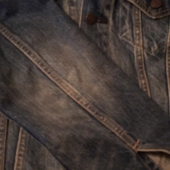 Levi’s Jean Jacket EUC! - Picture 8 of 14